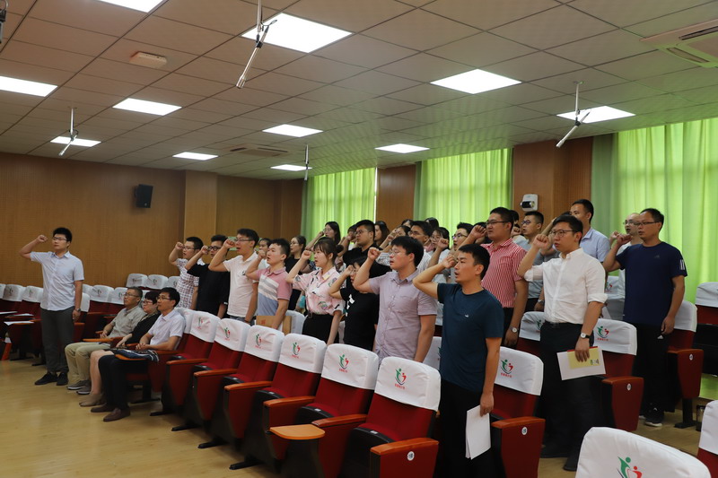 我校舉行新教師崗前培訓(xùn)
