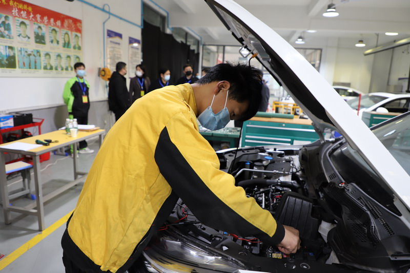 2022年徐州市職業(yè)學(xué)校汽車類項目和養(yǎng)老服務(wù)技能與社會照護類項目技能大賽在我校成功舉行