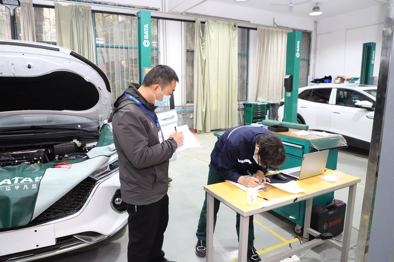 2022年徐州市職業(yè)學(xué)校汽車類項目和養(yǎng)老服務(wù)技能與社會照護類項目技能大賽在我校成功舉行