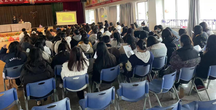 經(jīng)貿(mào)學(xué)院召開2023屆畢業(yè)生 實(shí)習(xí)安全教育暨企業(yè)宣講會